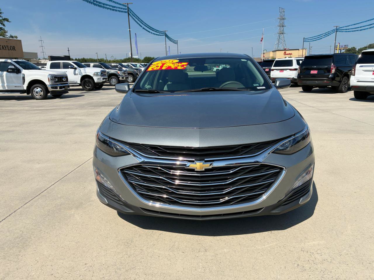 Used 2025 Chevrolet Malibu LT FWD image 3