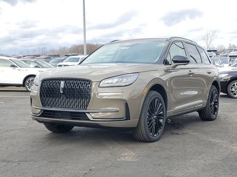 New 2026 Lincoln Corsair Premiere image 2