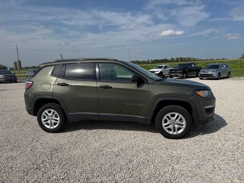 Used 2018 Jeep Compass Sport AWD/4WD image 2
