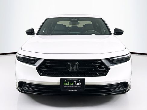 Used 2024 Honda Accord Sport image 2