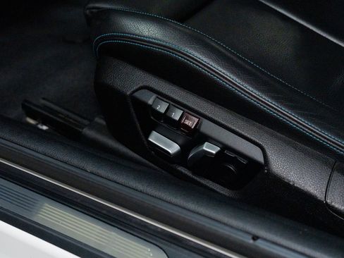 Used 2018 BMW M2 image 23