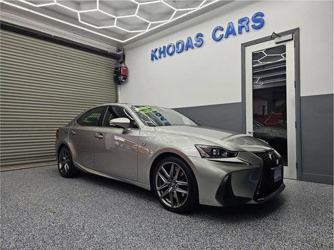 Used 2017 Lexus IS 200t RWD image 7