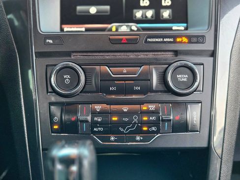 Used 2016 Ford Explorer XLT w/ Equipment Group 202A FWD image 13
