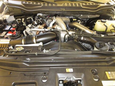 Certified 2022 Ford F350 Lariat w/ Lariat Value Package image 26