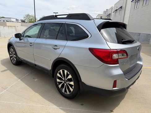 Used 2015 Subaru Outback 3.6R Limited AWD/4WD image 5