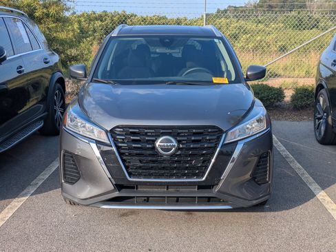 Used 2021 Nissan Kicks SV FWD image 6