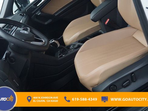 Used 2022 Volkswagen Tiguan SE AWD/4WD image 9