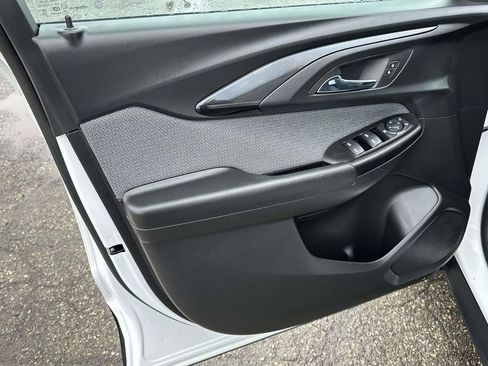 Used 2023 Chevrolet TrailBlazer LT image 16