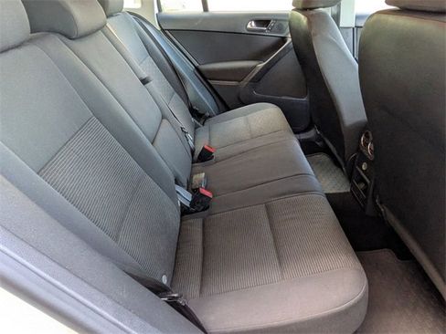 Used 2018 Volkswagen Tiguan Limited w/ Premium Package image 26