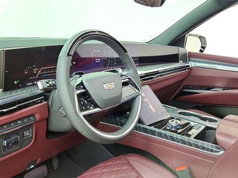 Used 2025 Cadillac Escalade Sport w/ Touring Package image 19