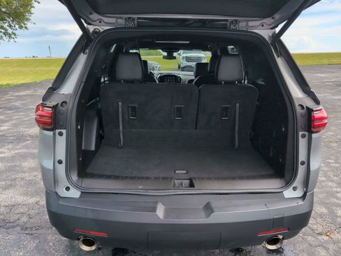 Used 2023 Chevrolet Traverse LT FWD image 25