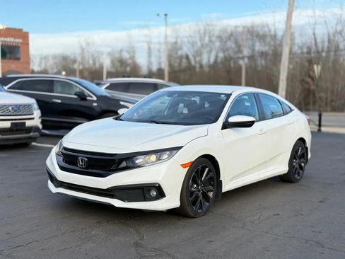 Used 2019 Honda Civic Sport image 2