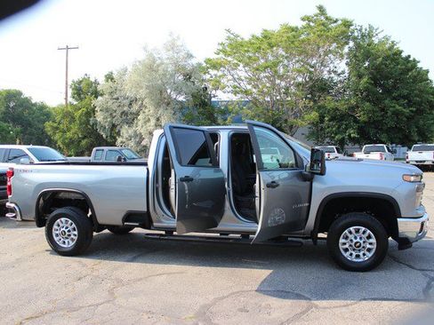 Used 2024 Chevrolet Silverado 2500 W/T w/ WT/CX Safety Package AWD/4WD image 18
