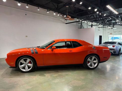 Used 2009 Dodge Challenger SRT8 w/ SRT Option Group II image 5