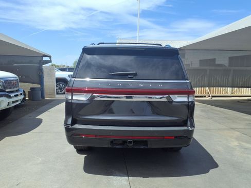 Used 2023 Lincoln Navigator Reserve AWD/4WD image 7