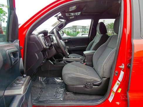 Used 2016 Toyota Tacoma TRD Off-Road w/ Premium & Technology Package AWD/4WD image 20