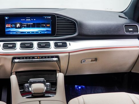 Used 2025 Mercedes-Benz GLE 350 4MATIC image 18