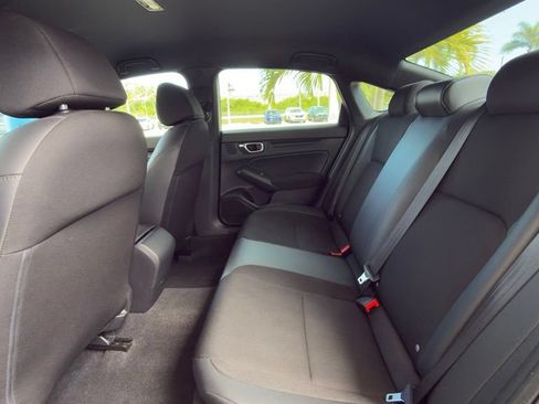 Used 2023 Honda Civic Sport image 6