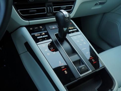 Used 2023 Porsche Macan S image 20