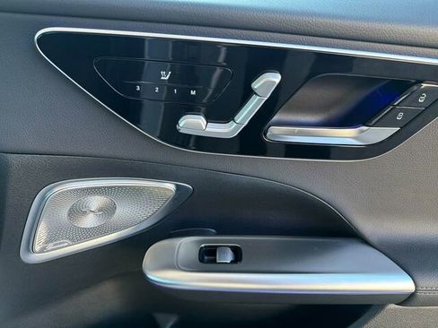 Certified 2025 Mercedes-Benz C 300 Sedan image 21