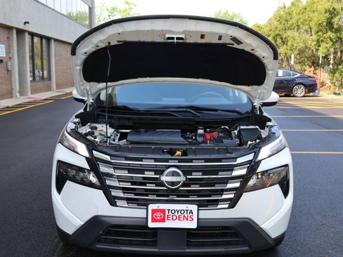 Used 2024 Nissan Rogue SV AWD/4WD image 12