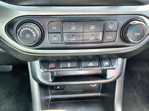 Used 2019 Chevrolet Colorado LT AWD/4WD image 17