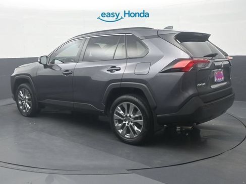Used 2022 Toyota RAV4 XLE Premium FWD image 5