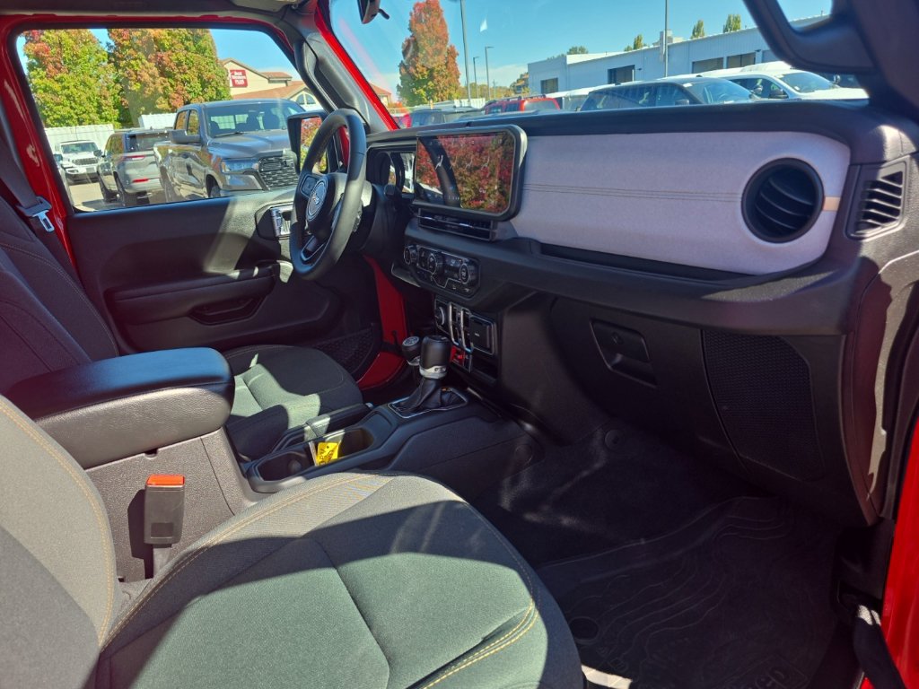 Used 2024 Jeep Wrangler Unlimited AWD/4WD image 10