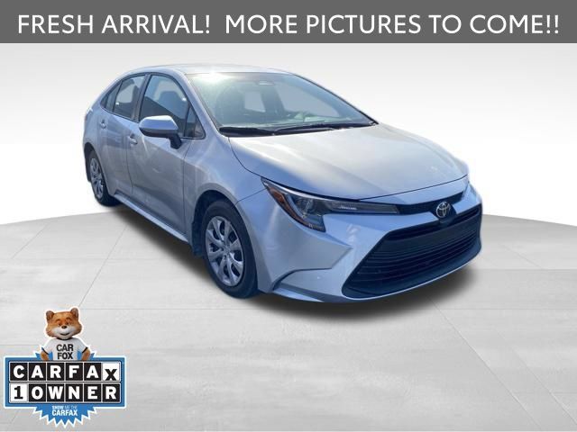 Used 2026 Toyota Corolla LE FWD image 3