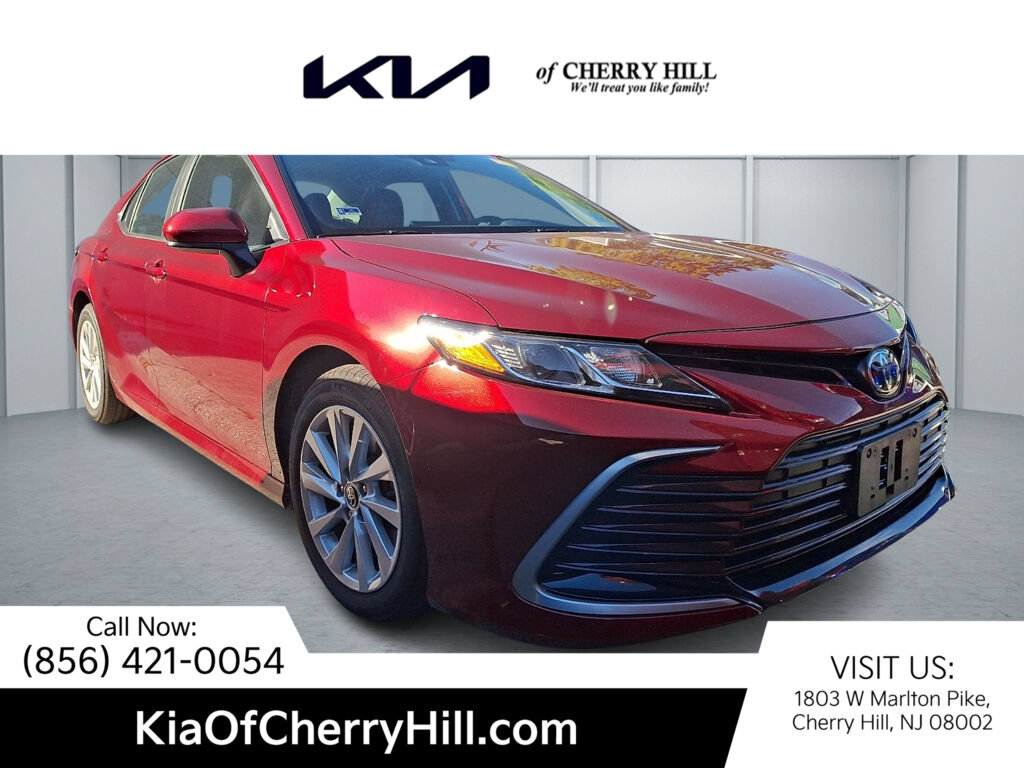 Used 2021 Toyota Camry LE AWD/4WD image 1