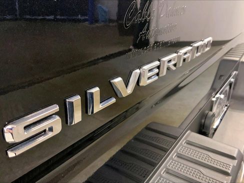Used 2023 Chevrolet Silverado 1500 LT AWD/4WD image 10