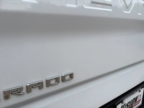 Used 2021 Chevrolet Silverado 1500 LT AWD/4WD image 16