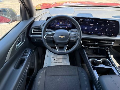 Used 2026 Chevrolet Traverse LT w/ LPO, Floor Liner Package AWD/4WD image 9