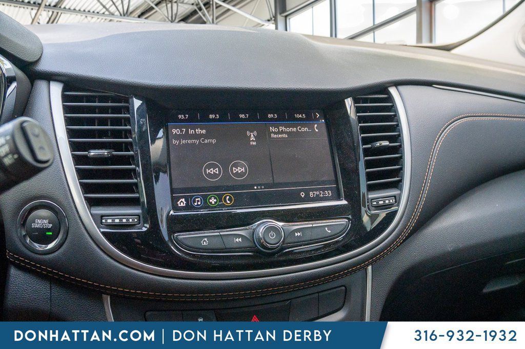 Used 2022 Chevrolet Trax LT w/ Sport Edition FWD image 7