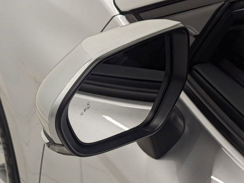 Used 2025 Toyota Camry LE w/ Convenience Package image 35