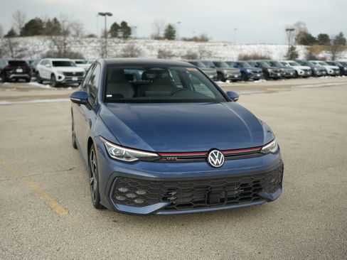 New 2026 Volkswagen GTI SE image 2