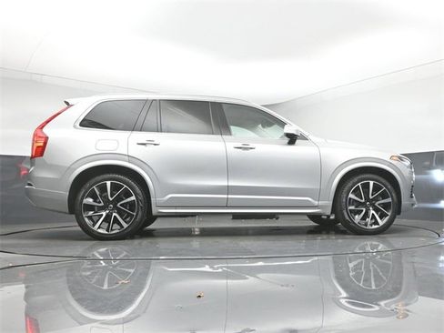 Used 2022 Volvo XC90 T6 Momentum w/ Advanced Package image 44