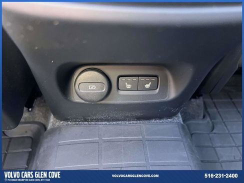 Used 2026 Volvo XC40 B5 Core w/ Climate Package image 11