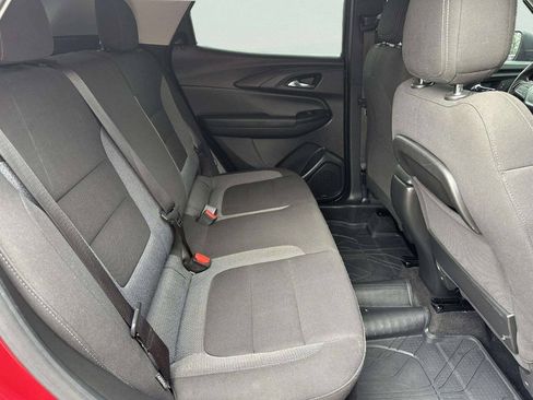 Used 2021 Chevrolet TrailBlazer LS FWD image 16