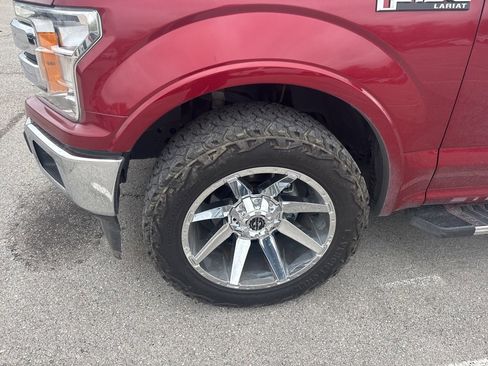 Used 2019 Ford F150 Lariat image 2