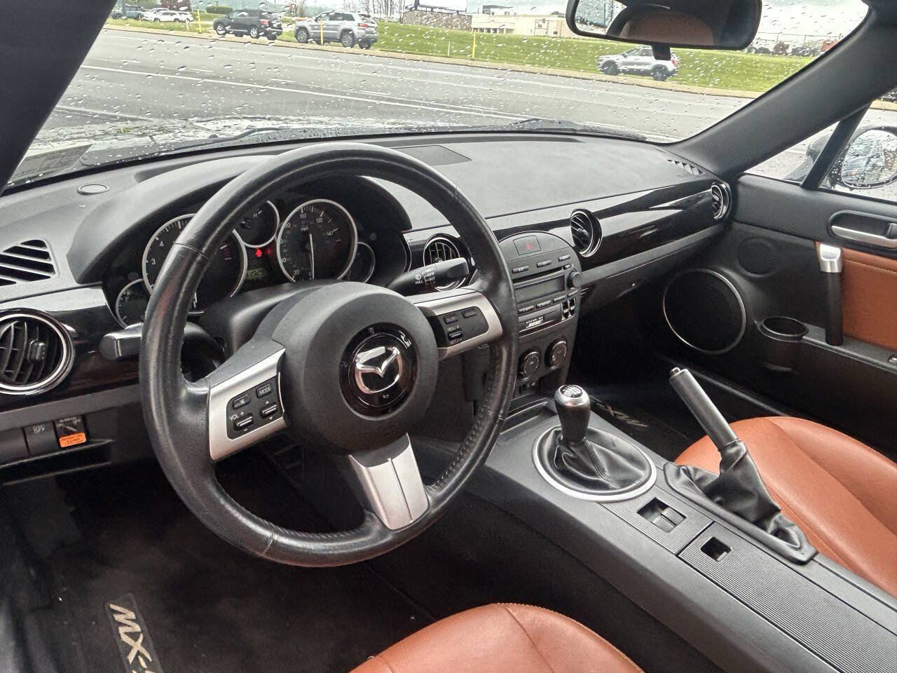 Used 2008 MAZDA MX-5 Miata Grand Touring w/ Premium Pkg RWD image 9