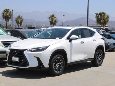 Certified 2025 Lexus NX 250 FWD image 3