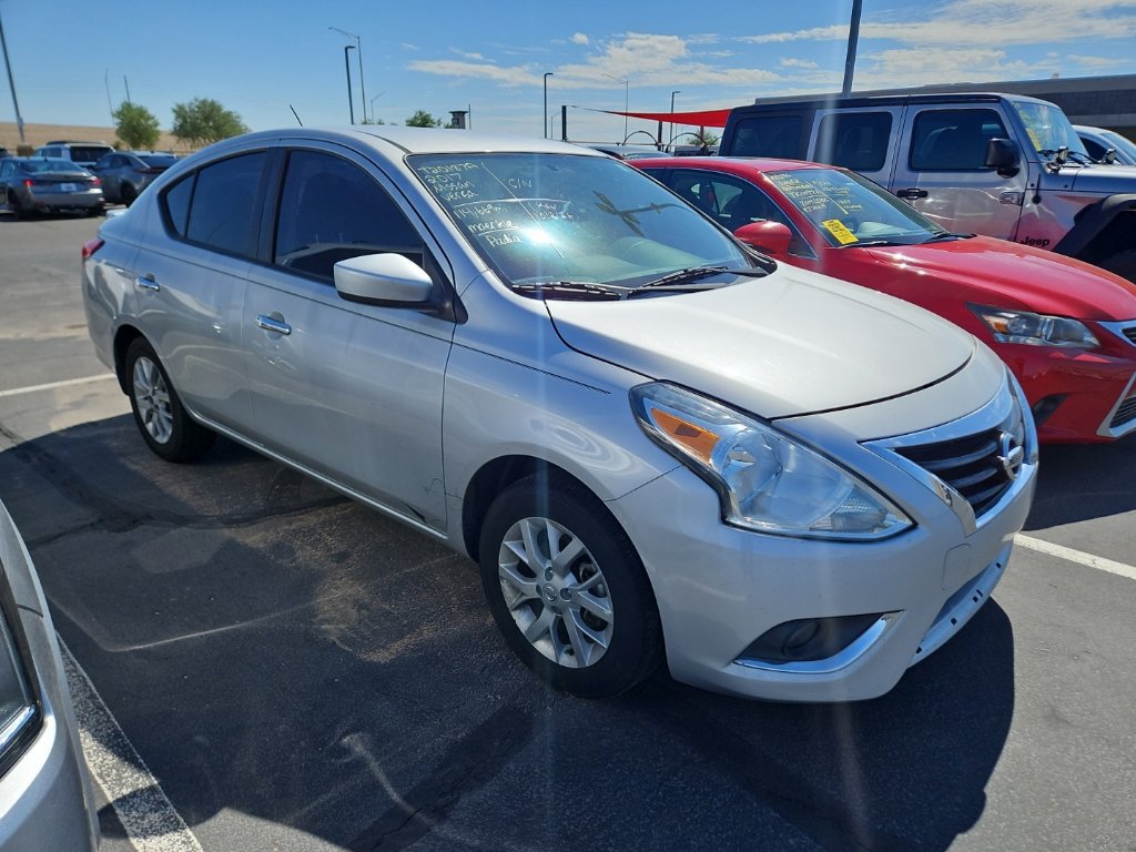 Used 2017 Nissan Versa SV w/ SV Special Edition Package FWD image 4