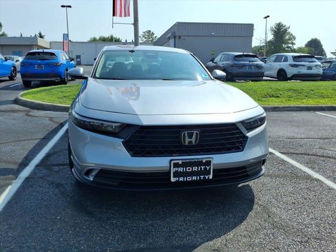 Used 2023 Honda Accord EX image 7