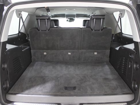 Used 2018 Chevrolet Suburban Premier image 27