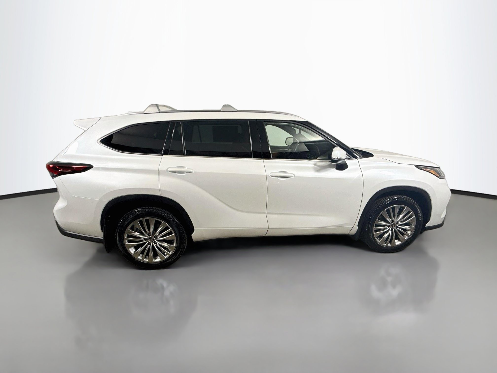 Used 2022 Toyota Highlander Platinum AWD/4WD image 8
