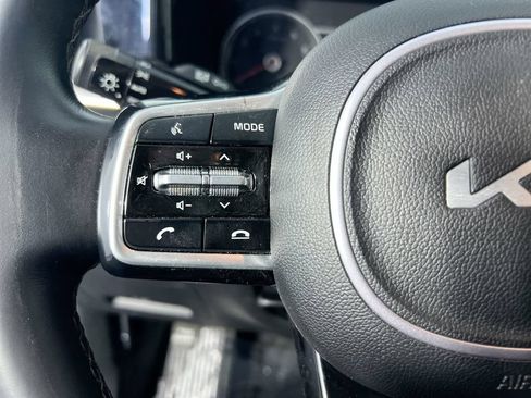 Used 2023 Kia Sorento S FWD image 16