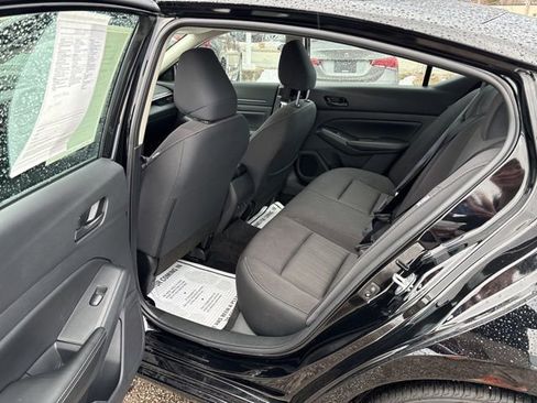 Used 2025 Nissan Altima 2.5 SV image 27