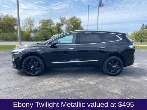 Used 2024 Buick Enclave Essence w/ Sport Touring Edition FWD image 4