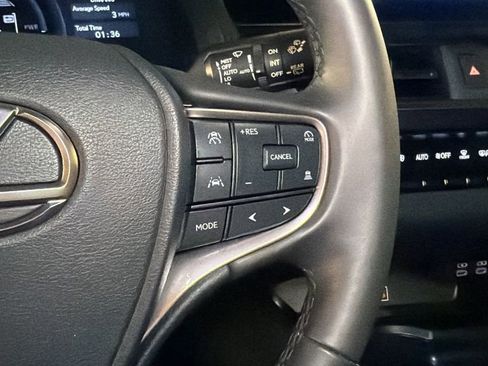 Certified 2025 Lexus UX 300h 300h Premium w/ Accessory Package (Z1) image 31